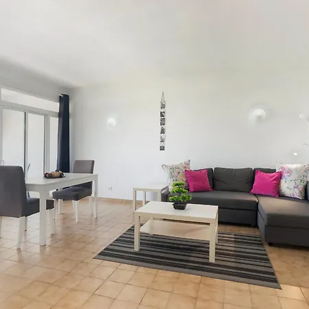 Spacious And Central, 6 Min Walk To Апартаменты Албуфейра