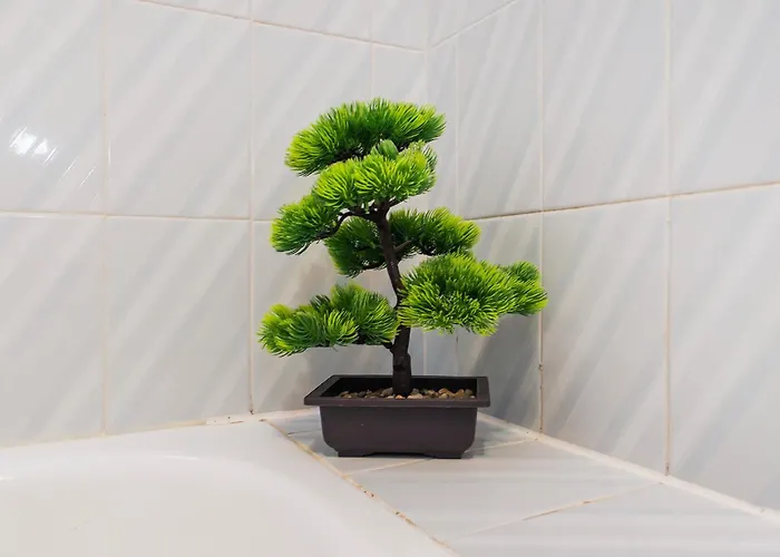 Apartment Spacious And Central, 6 Min Walk To *