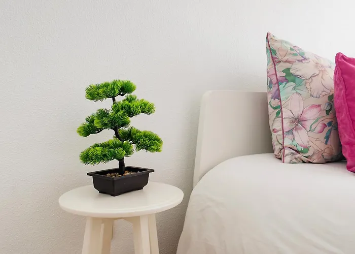 Apartment Spacious And Central, 6 Min Walk To Albufeira