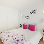 Spacious And Central, 6 Min Walk To Apartmán Albufeira